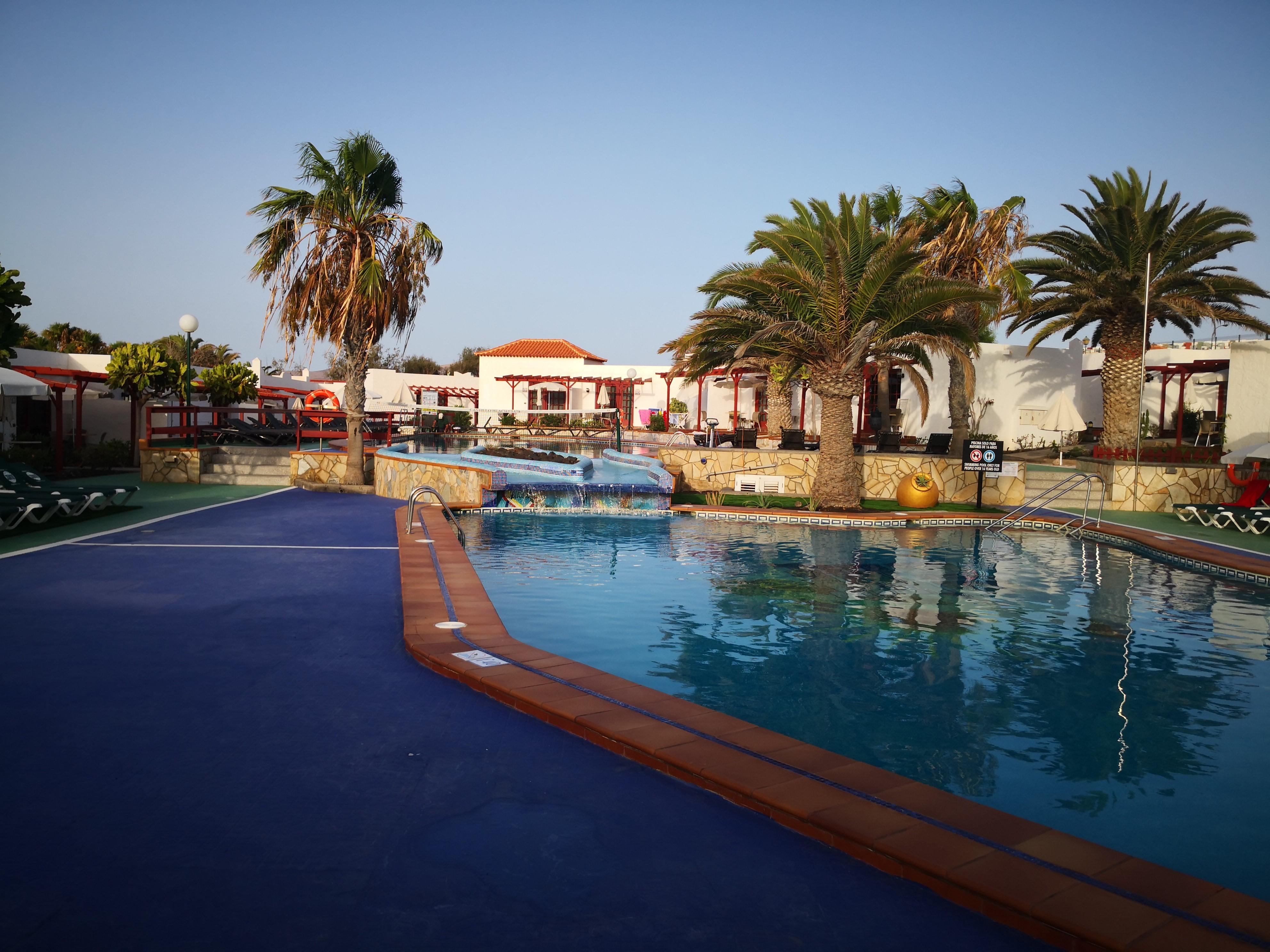 HOTEL CASTILLO BEACH CLUB APARTMENTS CALETA DE FUSTE 3* (Spain) - from £ 41  | HOTELMIX